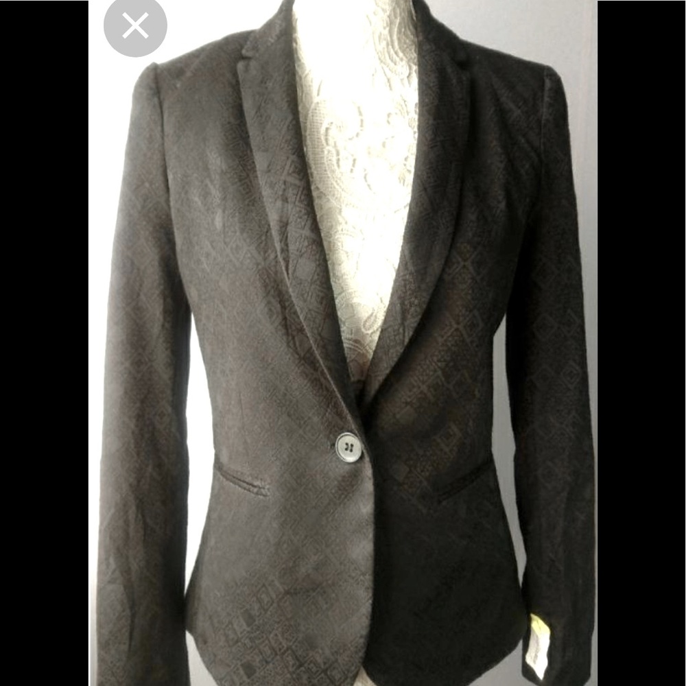 Black texture blazer / statement piece